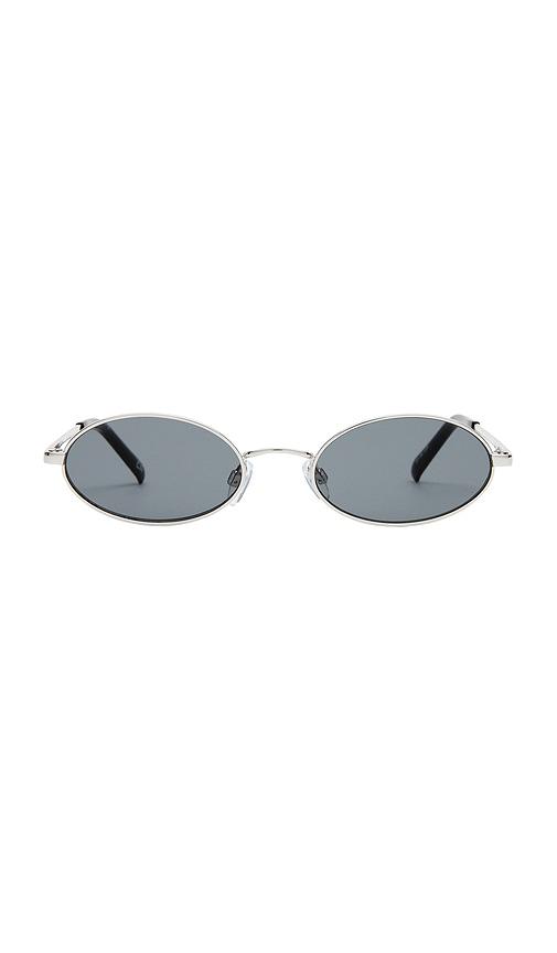 le specs love train sunglasses in metallic silver.