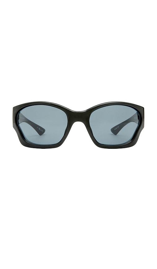 le specs salacious sunglasses in black.