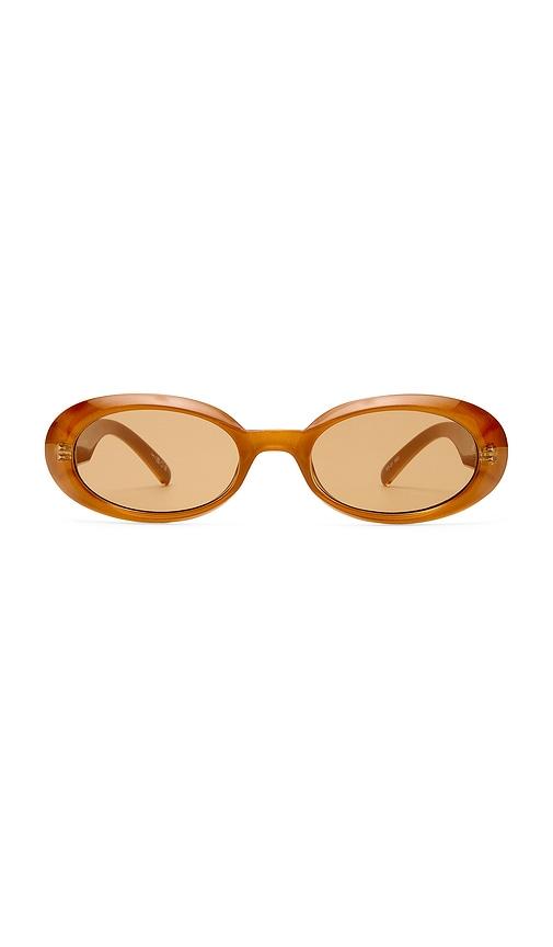 le specs work it sunglasses in brown.