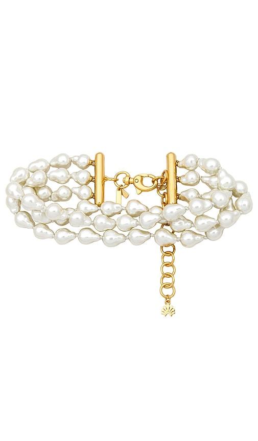 lele sadoughi jackie pearl triple row choker in ivory.