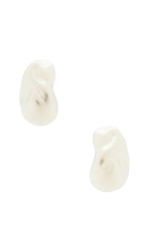 lele sadoughi worth ave button earrings in ivory.