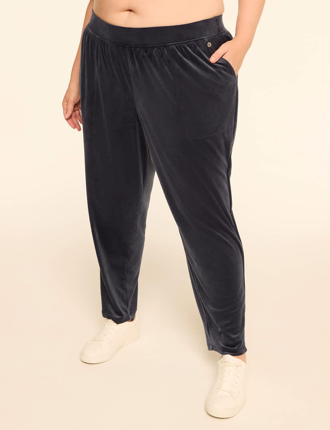 livi velour jogger