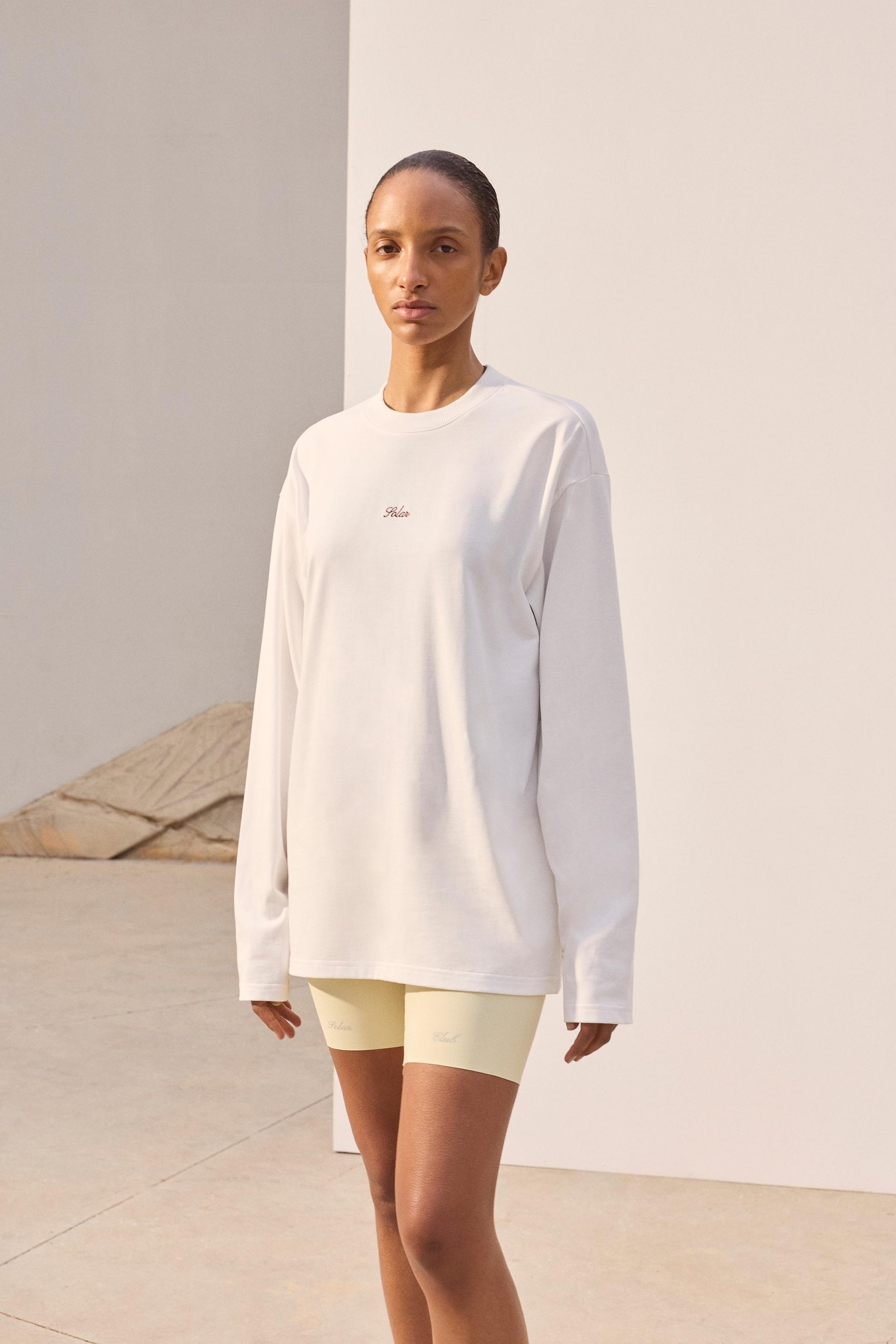 loose-fit long-sleeved printed sports t-shirt