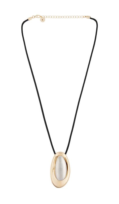 lovers and friends alek necklace in metallic silver.
