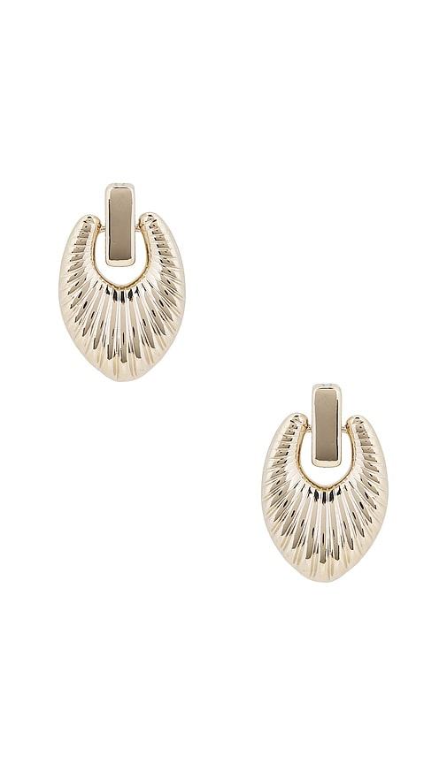 lovers and friends annabel earrings in metallic silver.