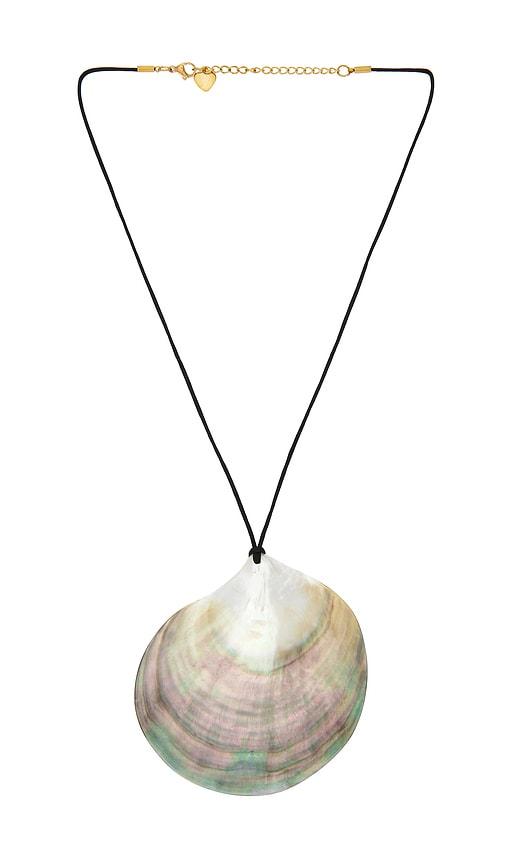 lovers and friends avery shell necklace in grey.