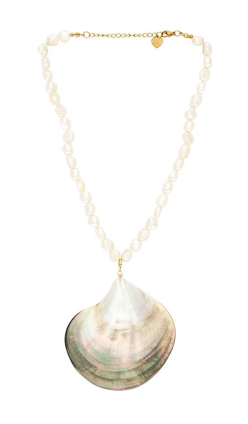 lovers and friends cameron shell necklace in ivory.
