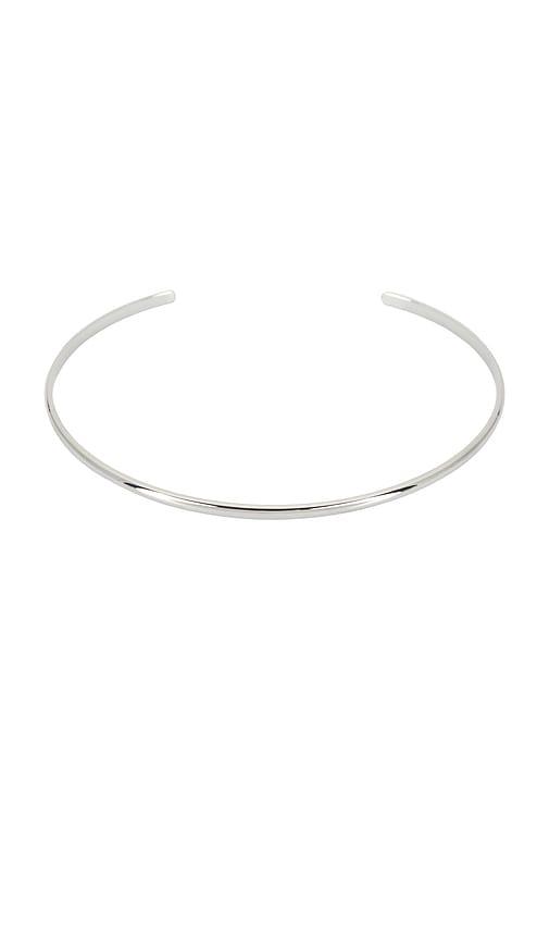 lovers and friends lilian necklace in metallic silver.
