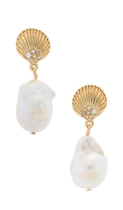 lovers and friends mae earring in metallic gold.