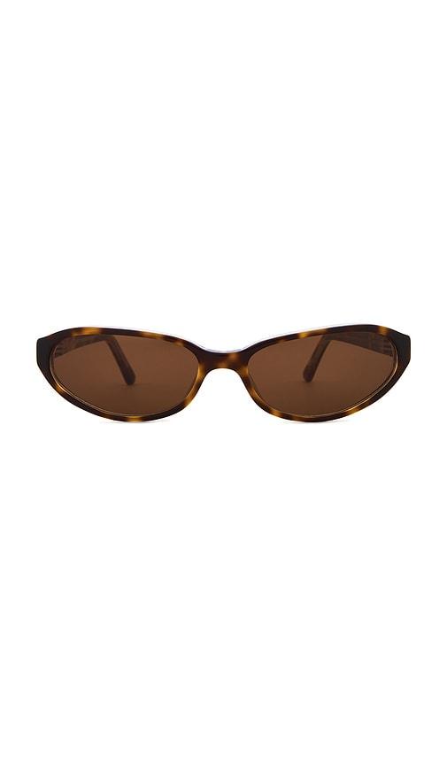 lu goldie alexe sunglasses in brown.