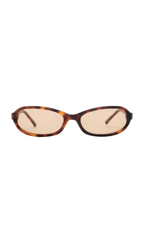 luv lou the elcie sunglasses in brown.