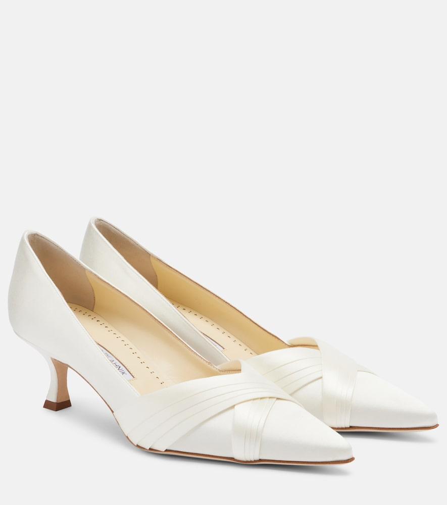 manolo blahnik vieralo satin pumps