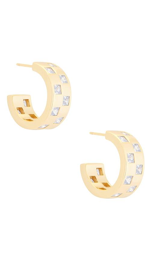 mega checkered wide earring in metallic gold.