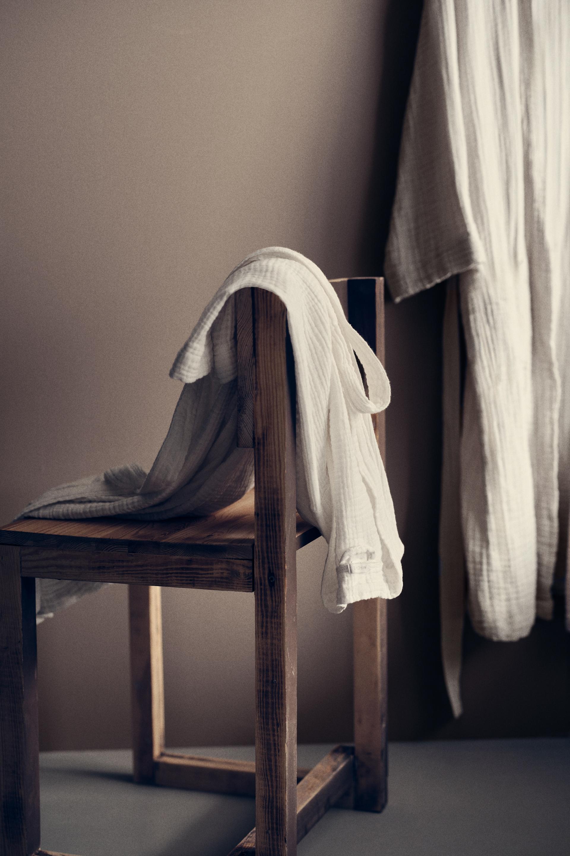 muslin bathrobe