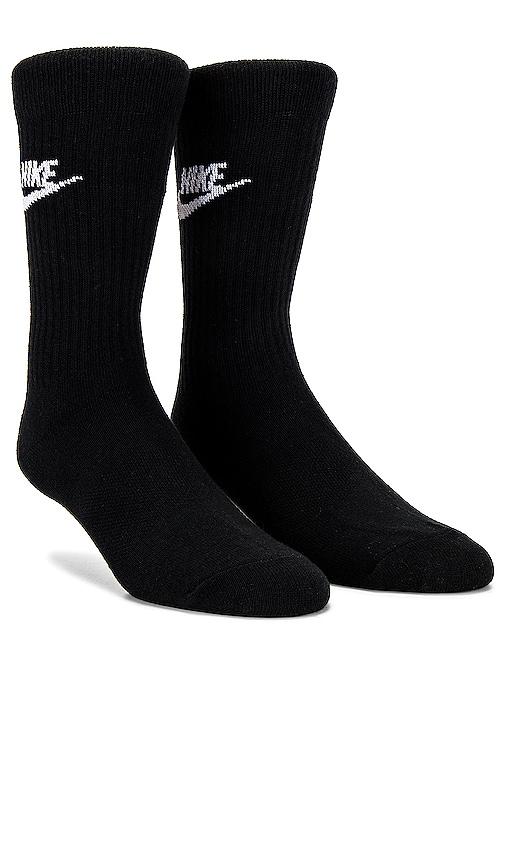 nike nk 3 pack nsw everyday essential crew socks in black. - size m (also in s)