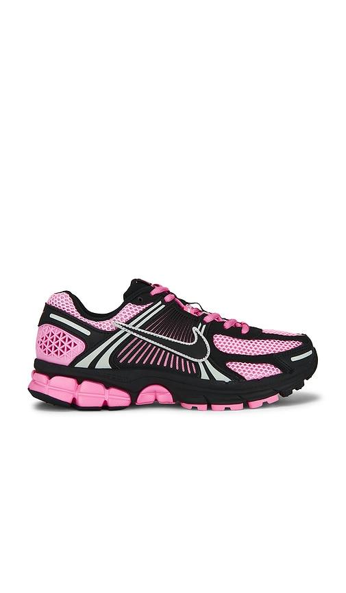 nike zoom vomero 5 sneaker in pink. - size 5.5 (also in 6)