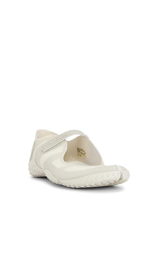 nikeskims rift mesh sneaker in beige. - size 9 (also in 9.5)