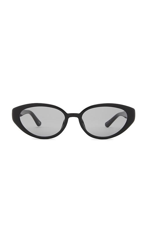 otra greta sunglasses in black.