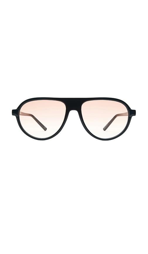 otra iggy oval sunglasses in black.