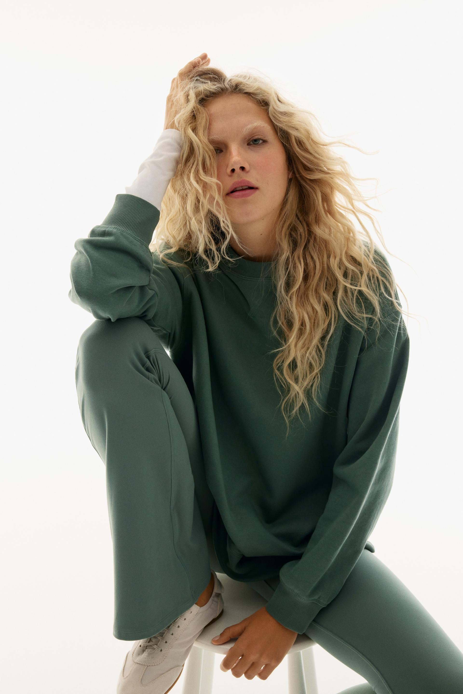 oversized sweatshirt