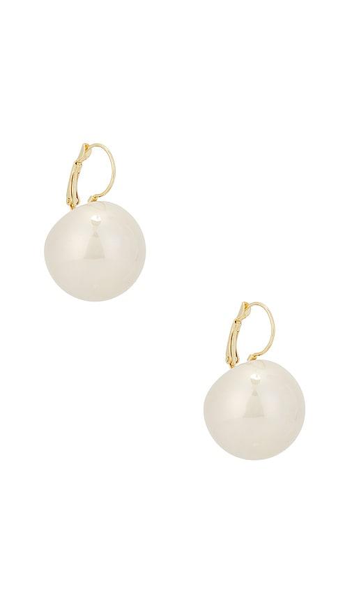 petit moments roxie earrings in ivory.