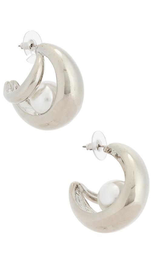 petit moments wanderlust earrings in metallic silver.