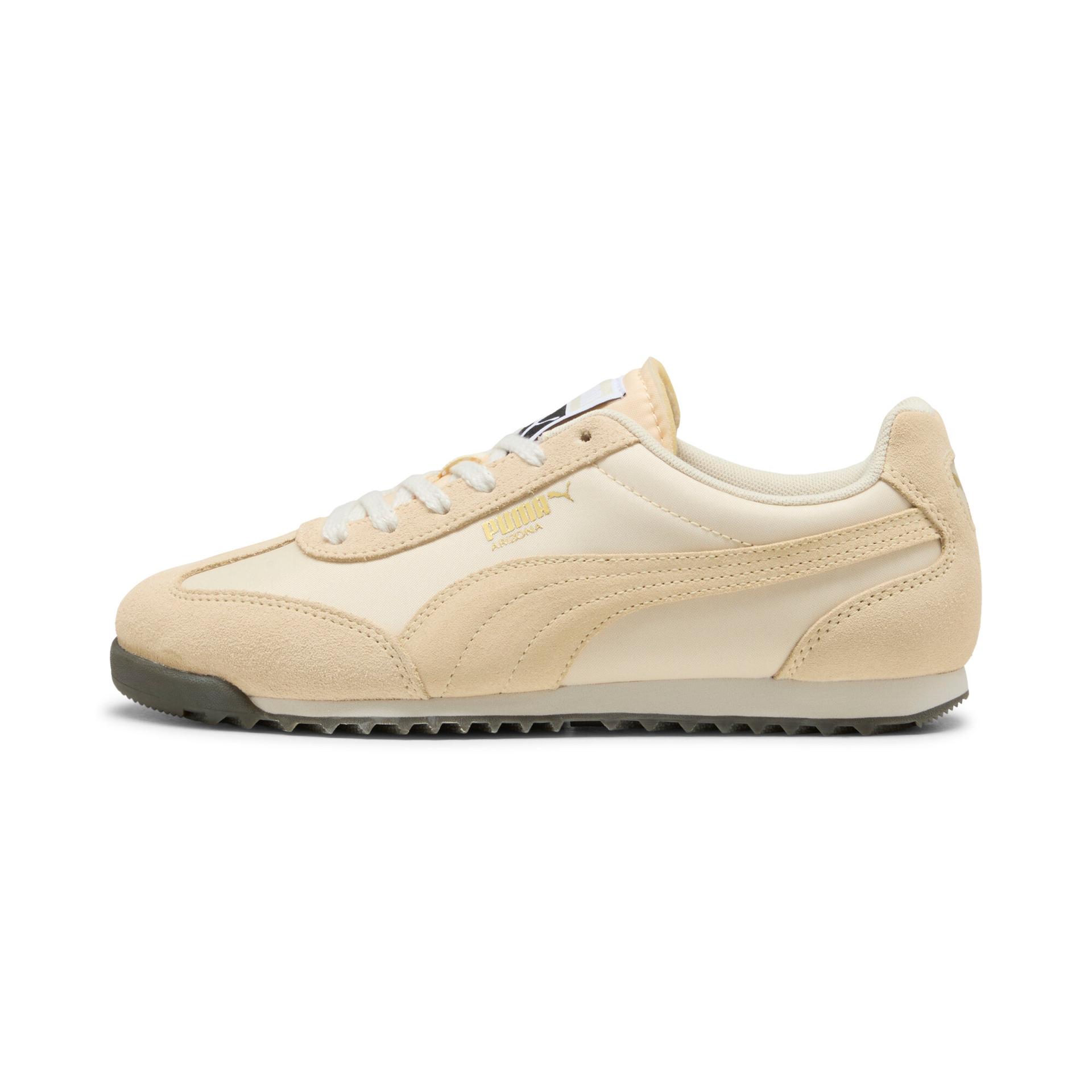 puma arizona nylon sneakers in yellow, size 9.5