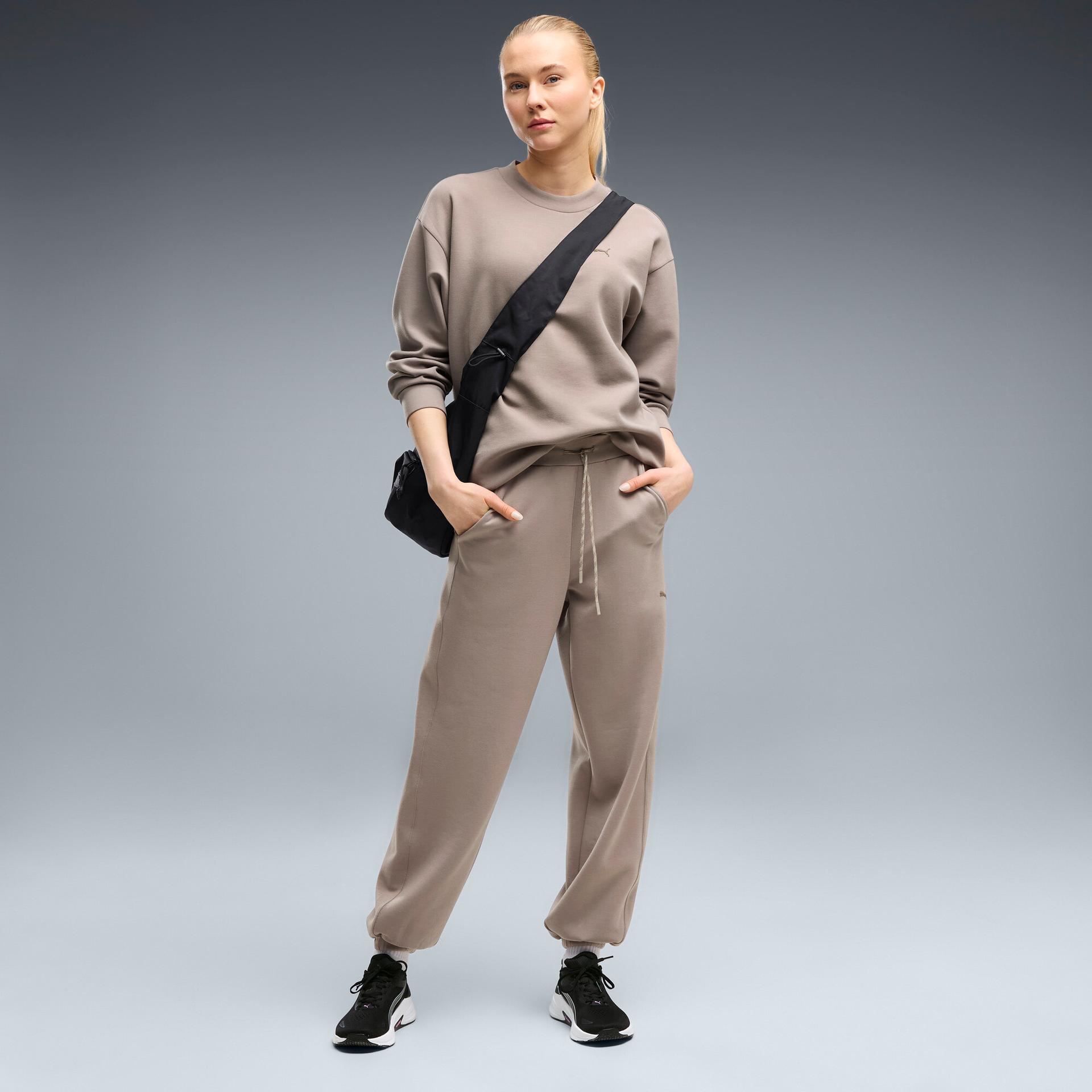 puma cloudspun ultra soft women's training joggers pant in beige, size l
