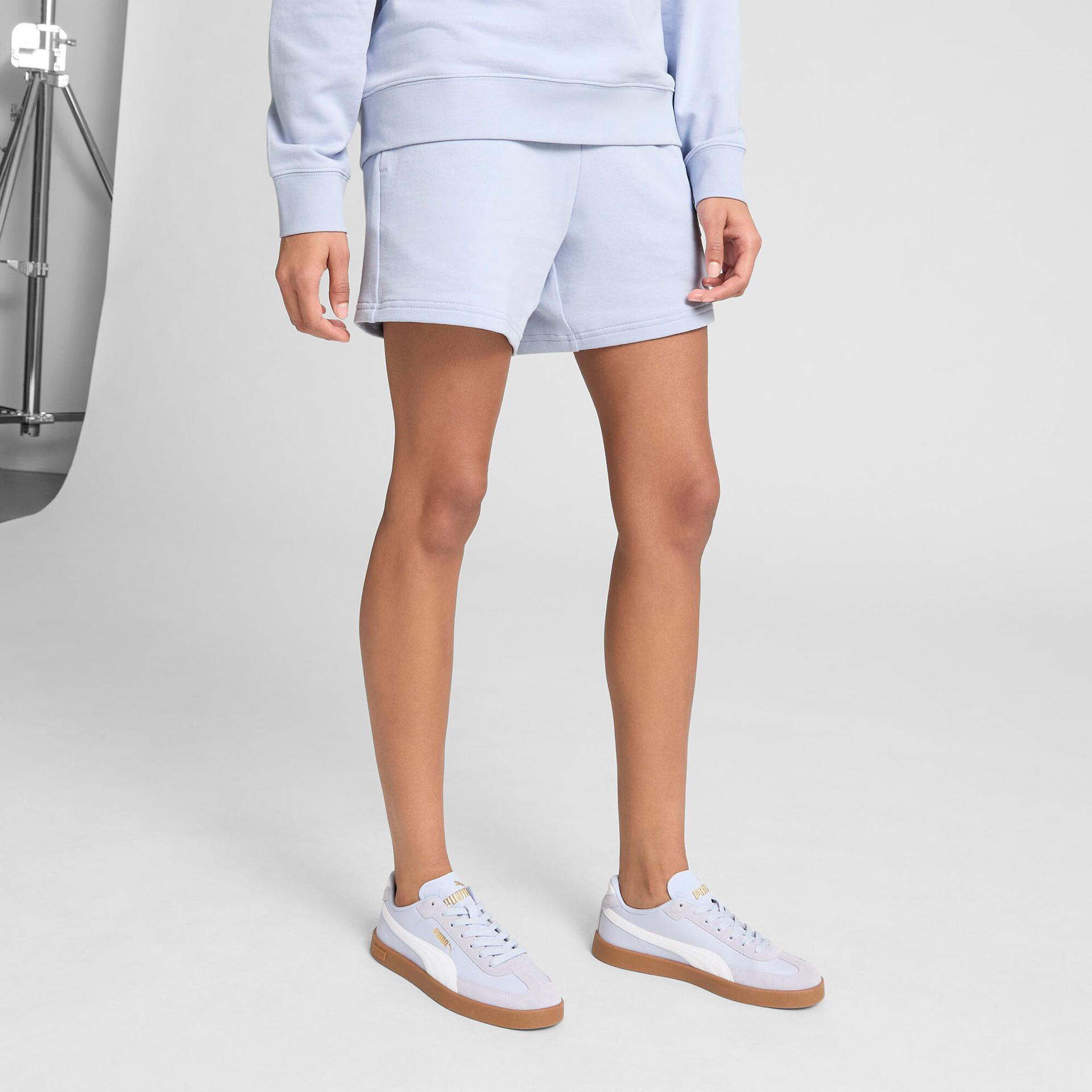 puma elevated essentials women's 5" mid-rise shorts in blue, size m