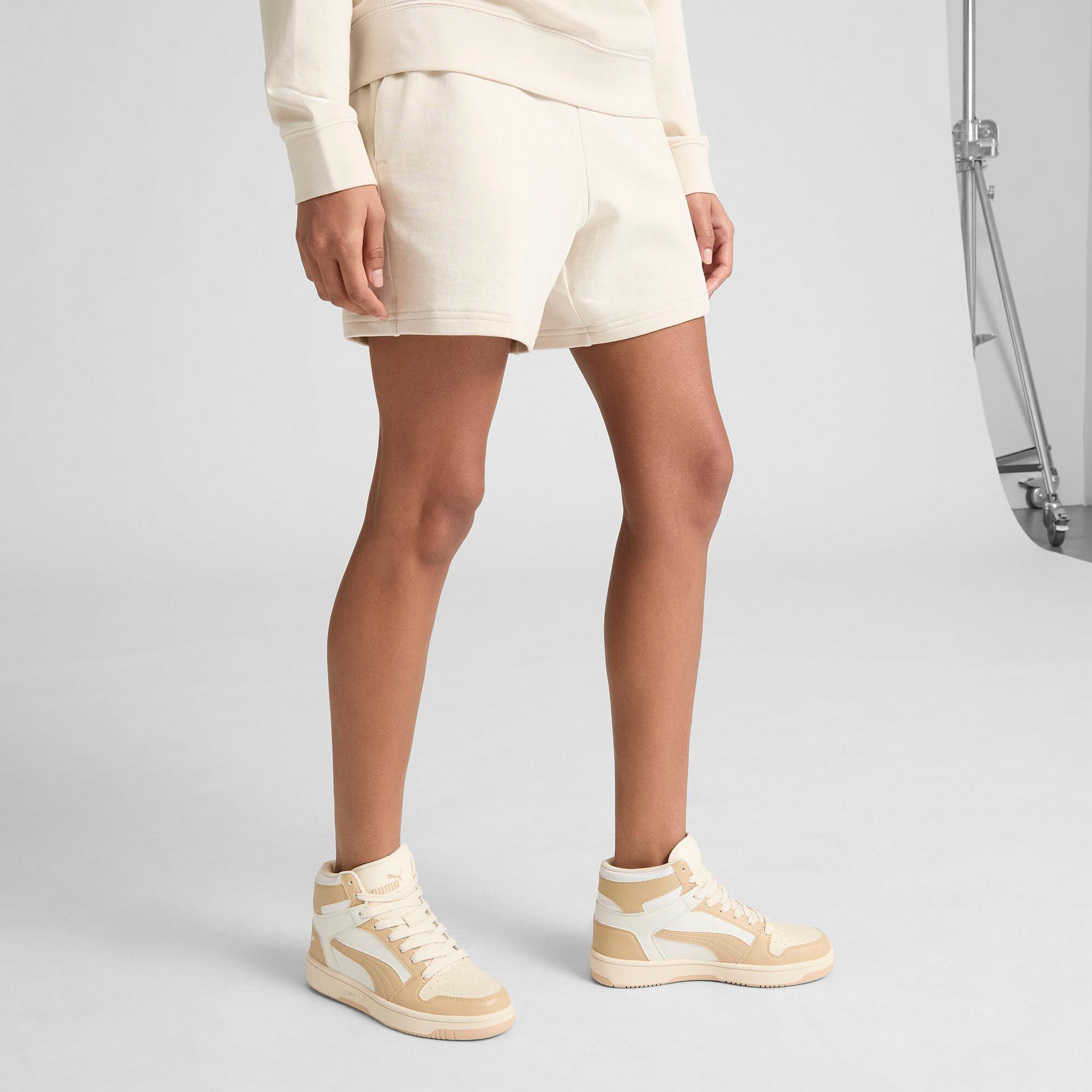 puma elevated essentials women's 5" mid-rise shorts in white, size xxs