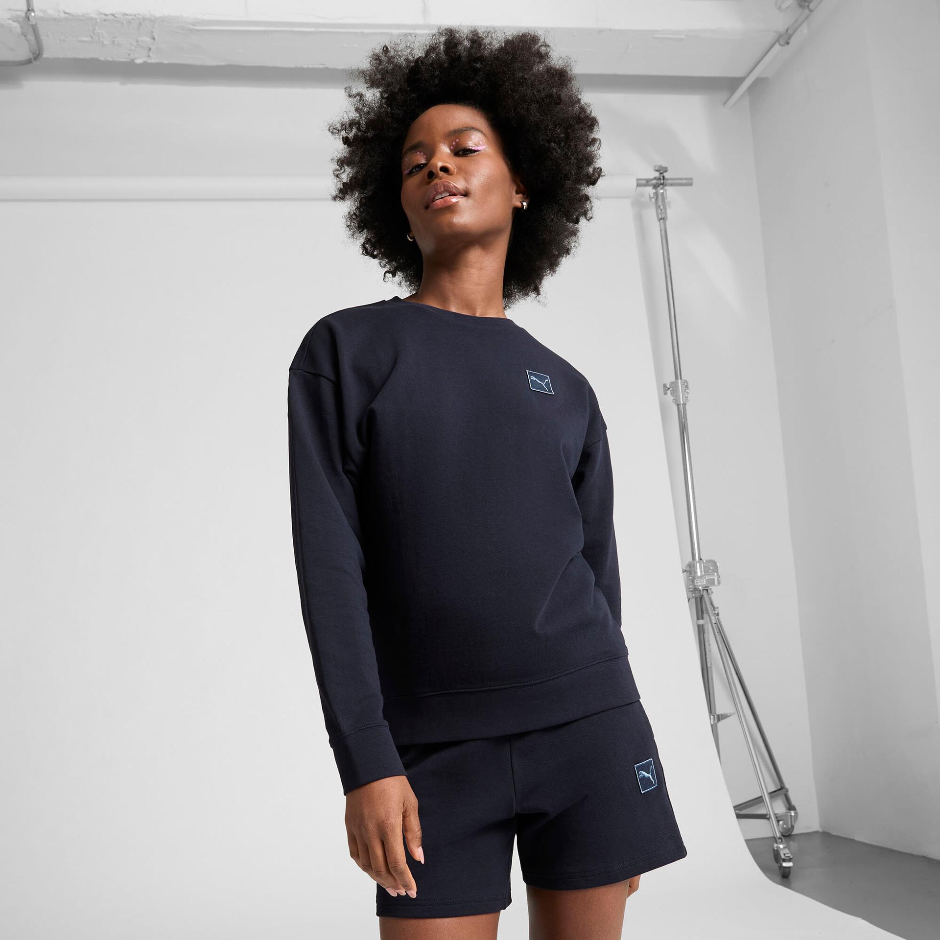 puma elevated essentials women's comfort crew sweatshirt in blue, size l