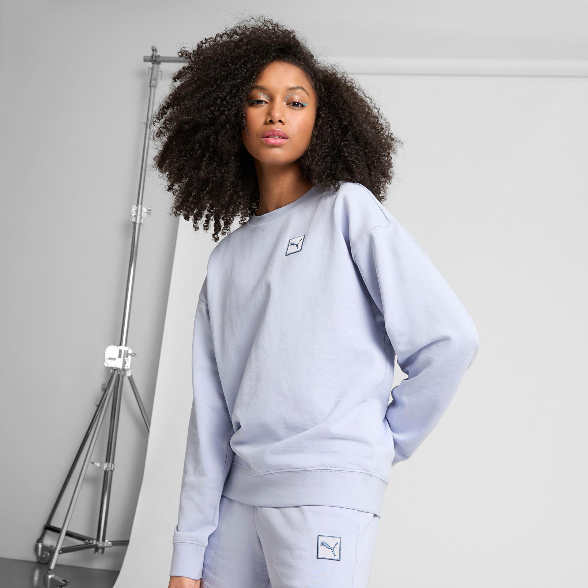 puma elevated essentials women's comfort crew sweatshirt in blue, size xs