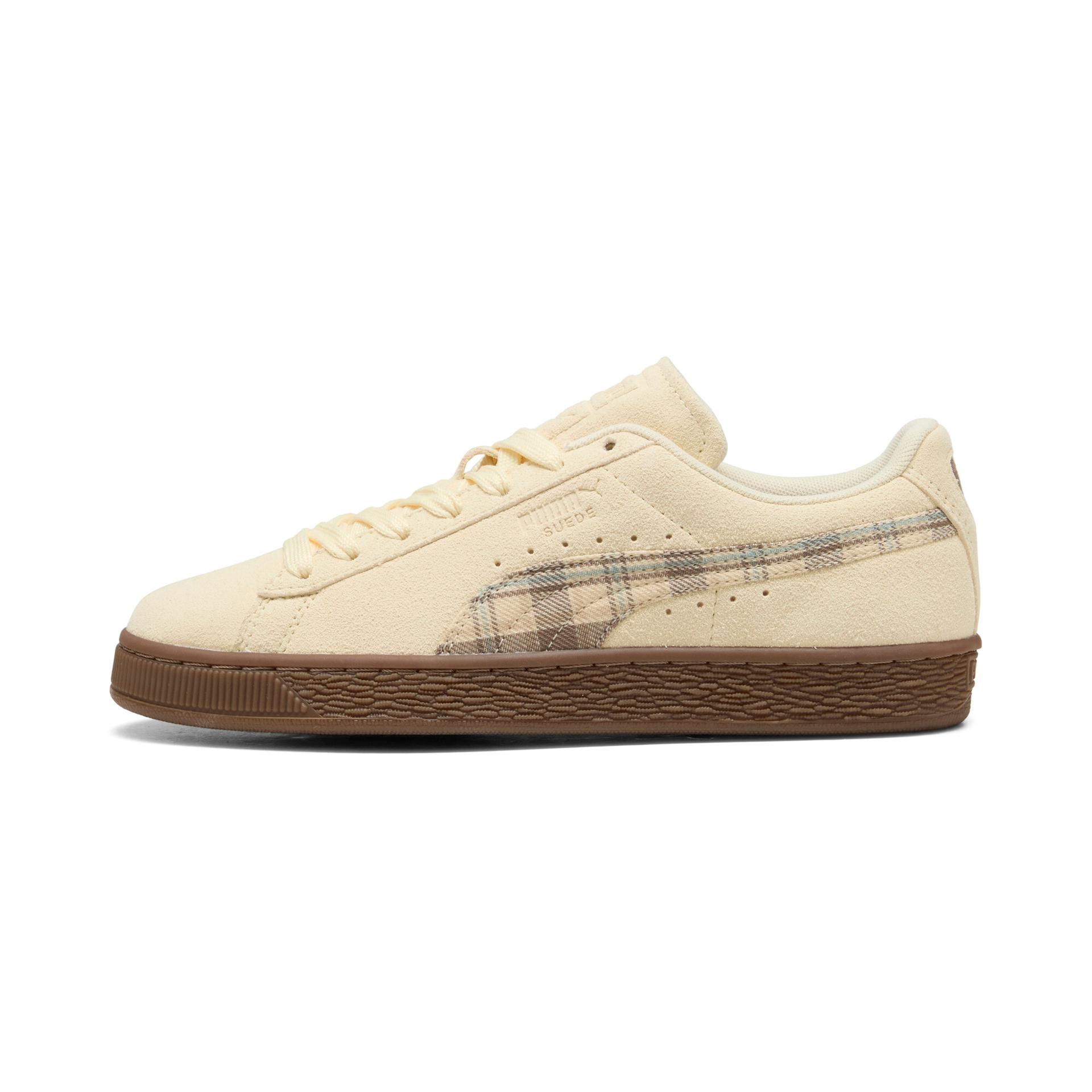 puma suede patch sneakers in yellow, size 7.5