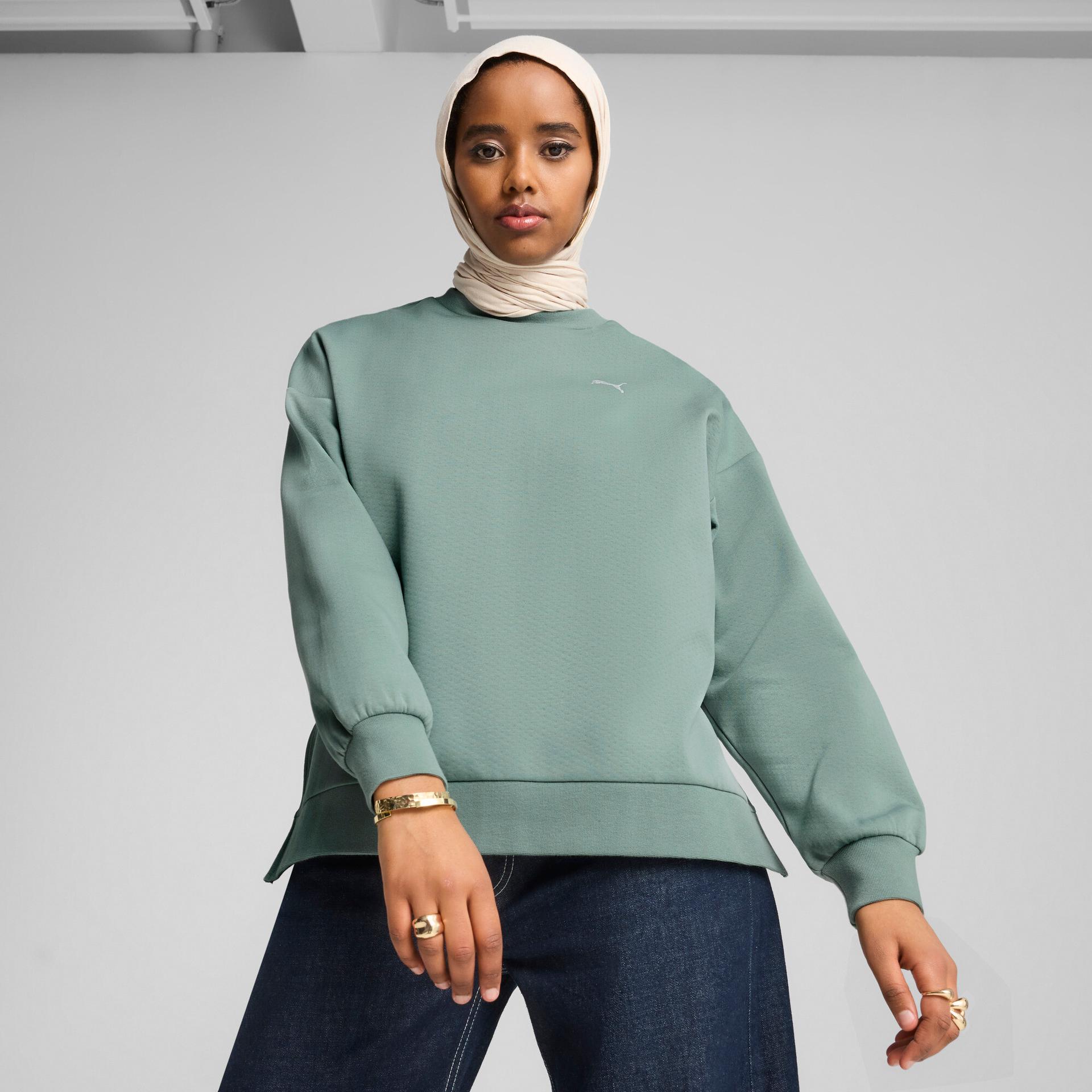 puma wardrobe essentials women's oversized crew sweatshirt in green, size s