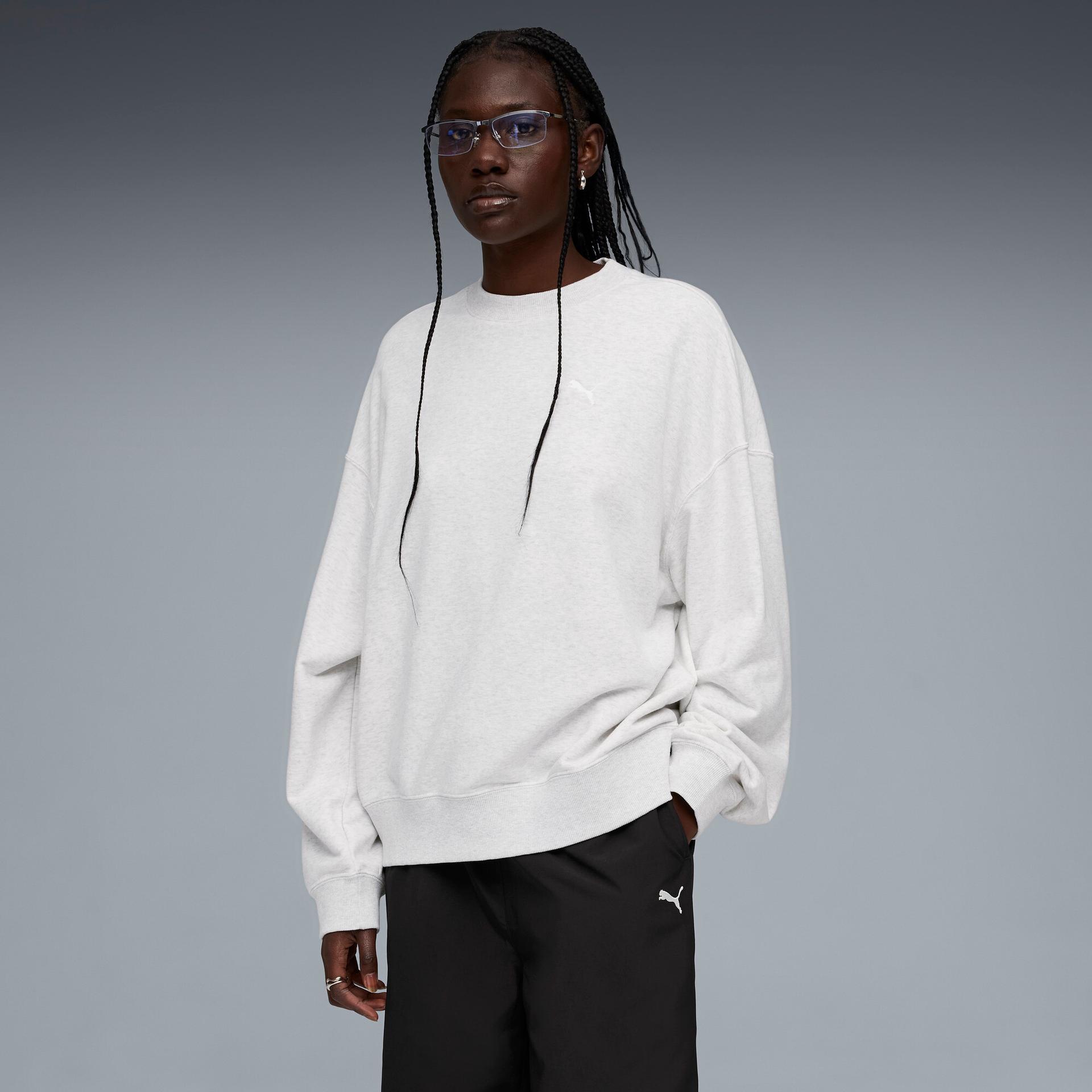 puma wardrobe essentials women's oversized sweatshirt in white, size m
