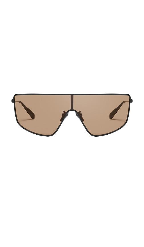 quay entourage sunglasses in black.