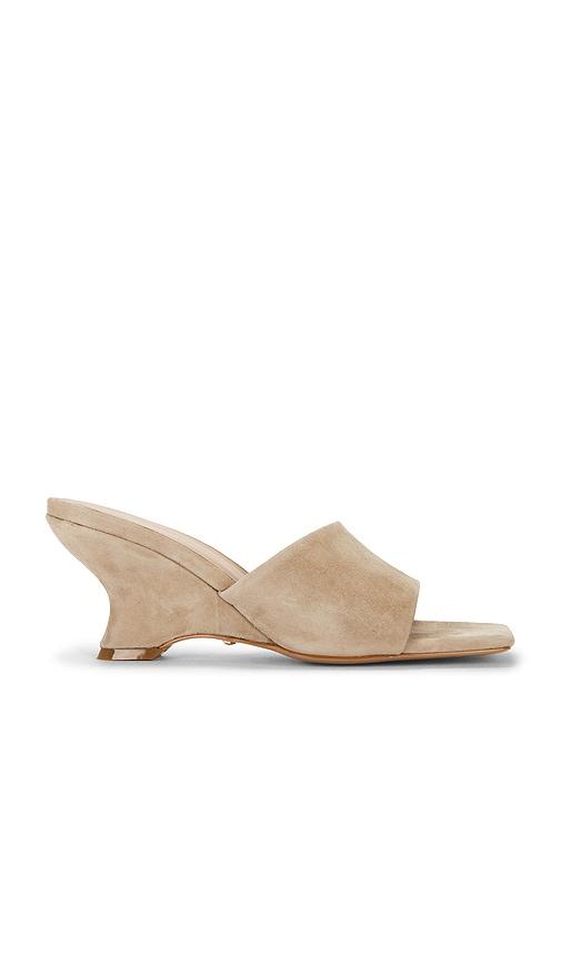 raye madalena wedge in tan. - size 5.5 (also in 9.5)