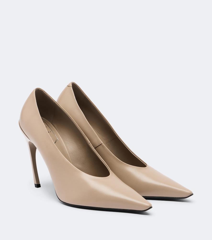 roger vivier choc leather pumps