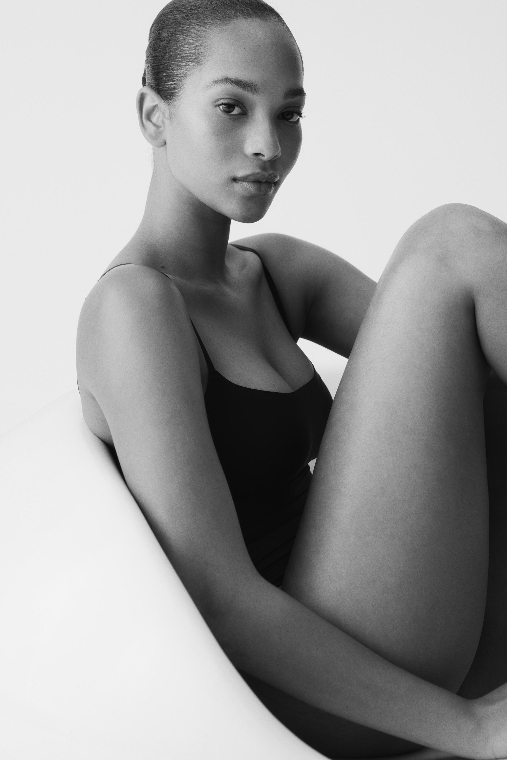 seamless light shape bodysuit