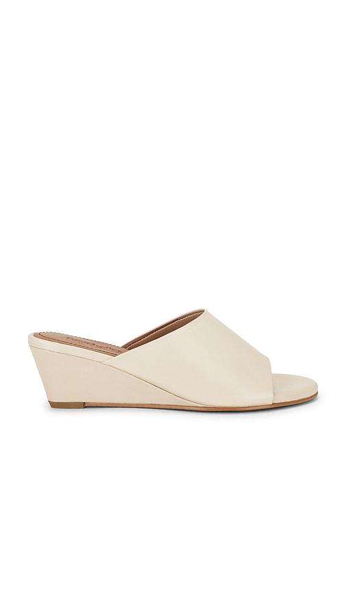 seychelles isn't she lovely sandal in white. - size 10 (also in 6, 6.5, 7, 8, 8.5, 9, 9.5)