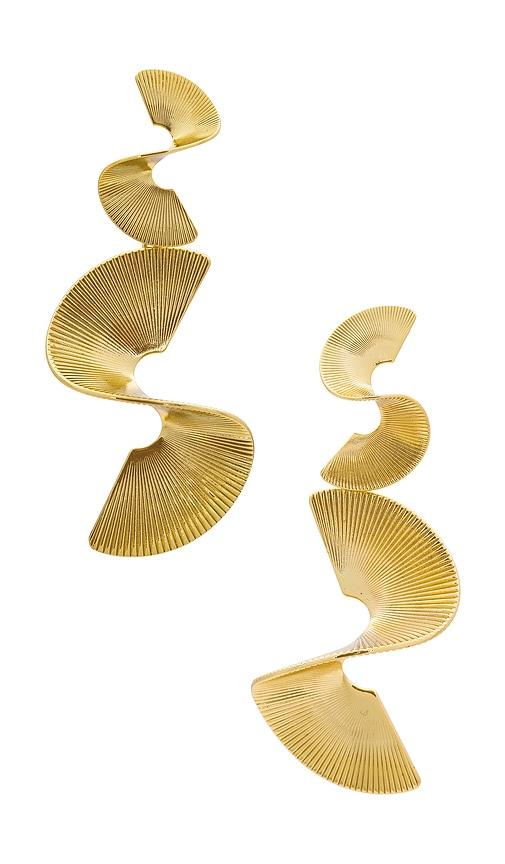 shashi 1974 drop earring in metallic gold.