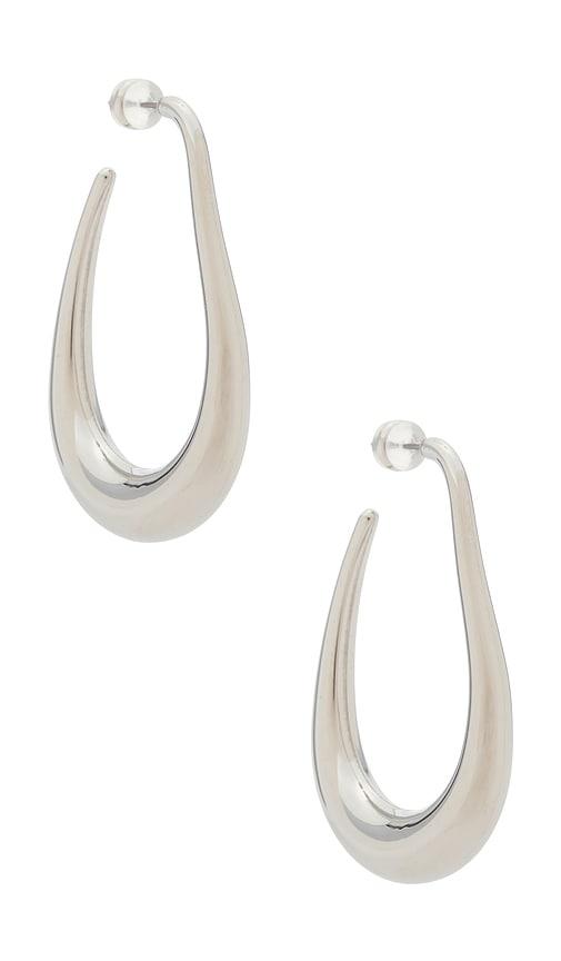 shashi lucien hoop in metallic silver.