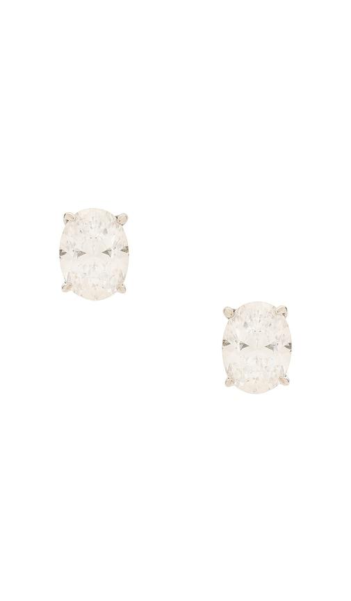 shashi oval solitaire stud in metallic gold.
