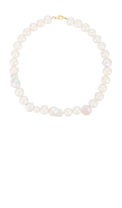 shashi pema necklace in ivory.