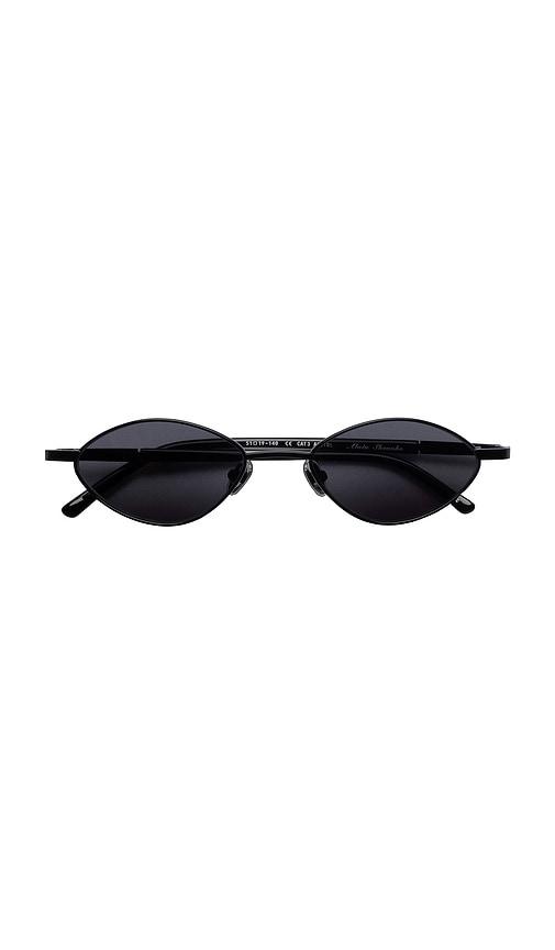 shevoke alaia sunglasses in black.