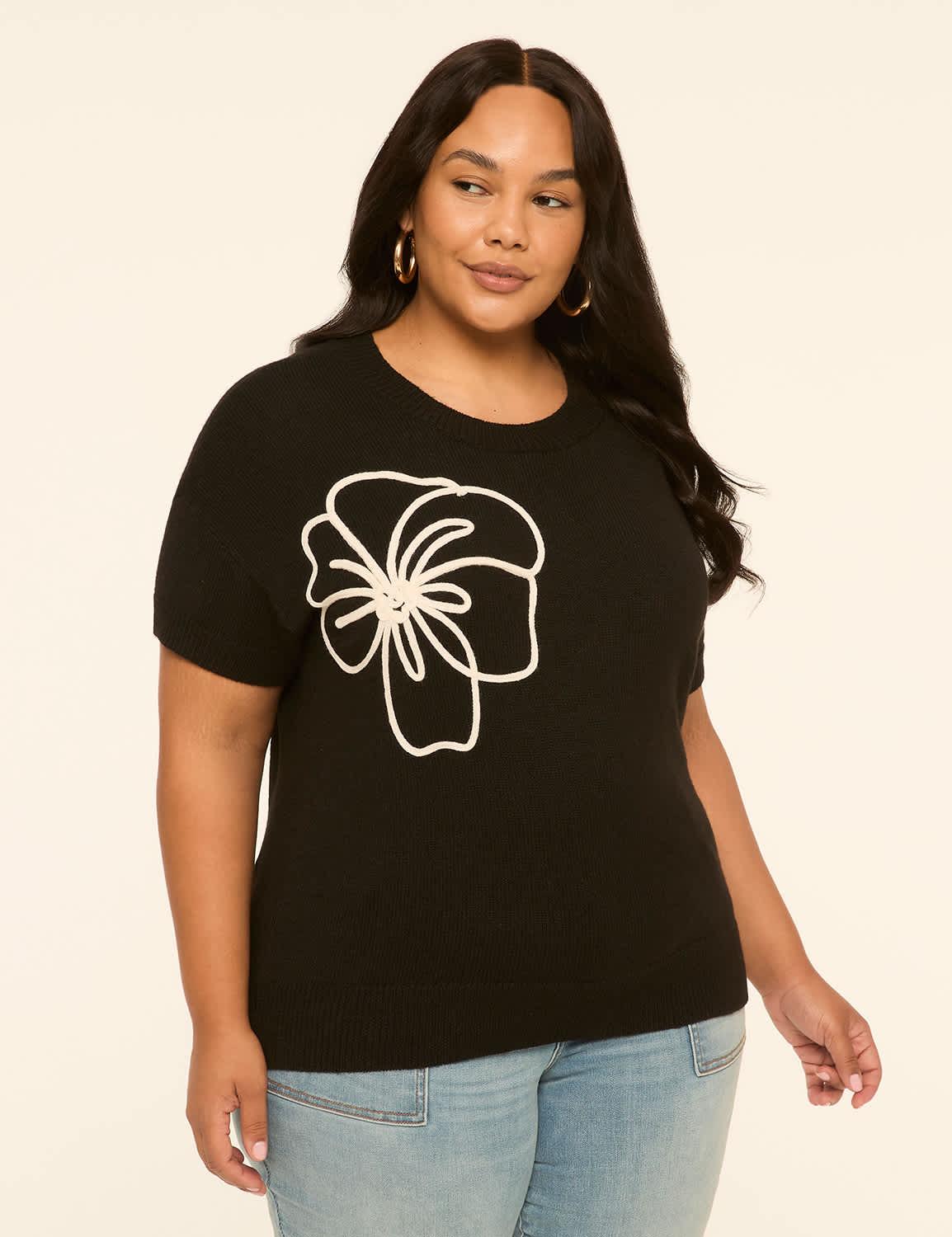 short-sleeve embroidered flower sweater tee