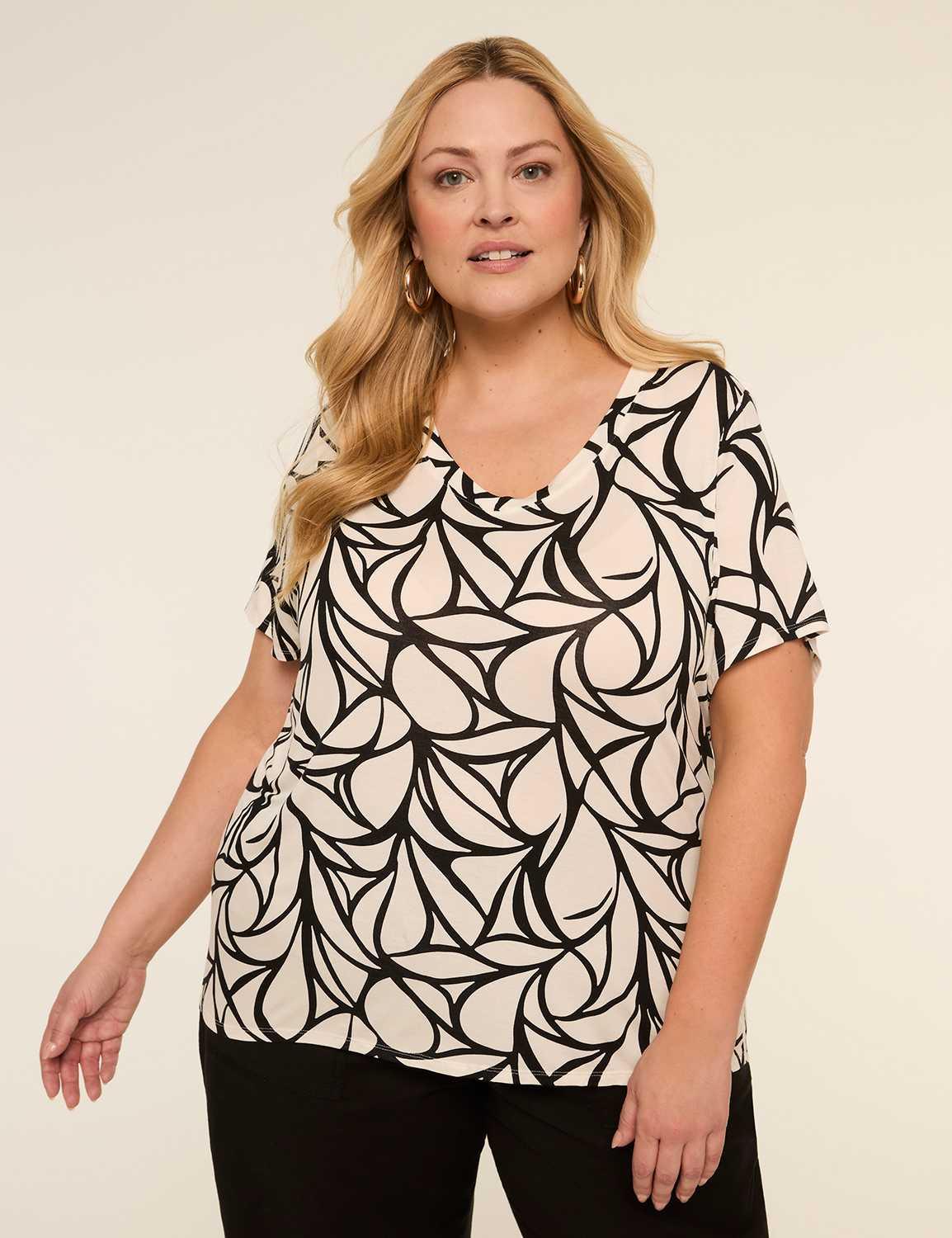 short-sleeve scoop-neck tee