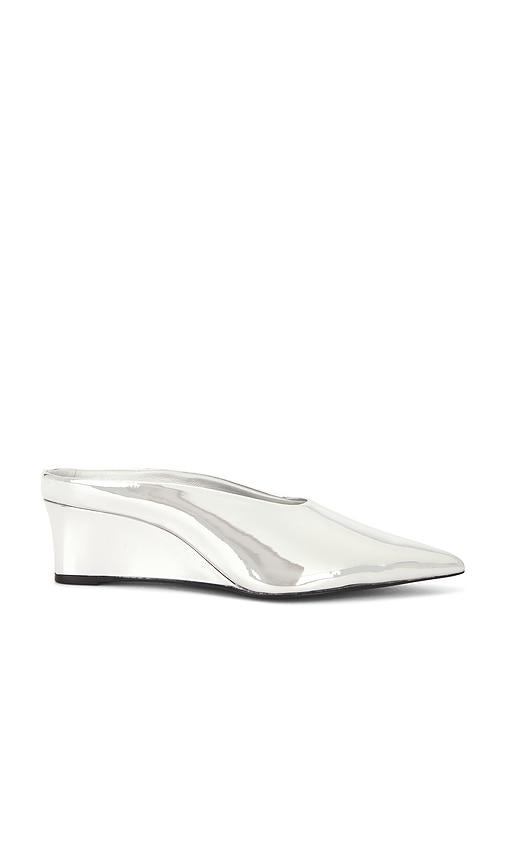 simonmiller pointed gala wedge pump in metallic silver. - size 36 (also in 38)