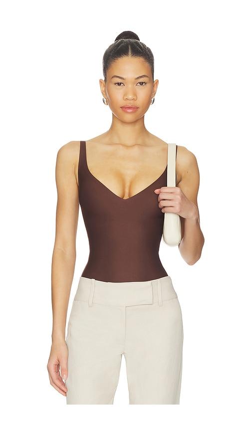 skims body core sculpt plunge thong bodysuit in chocolate. - size l (also in xl)