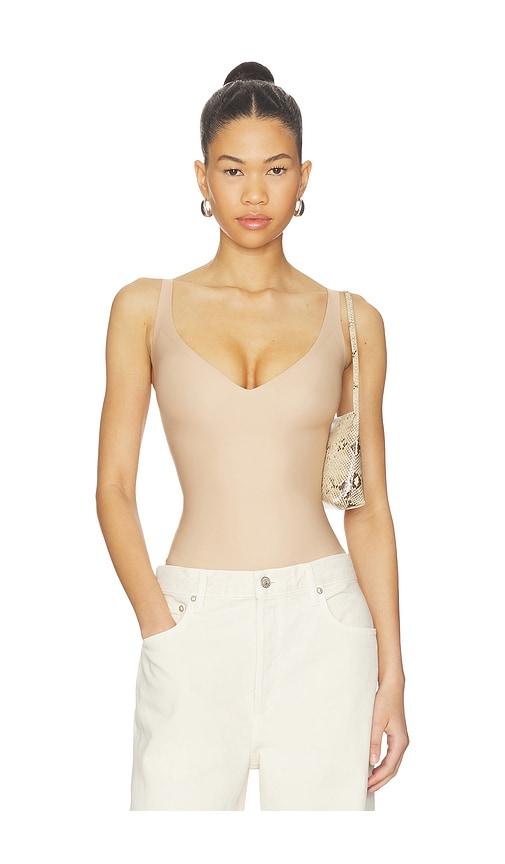 skims body core sculpt plunge thong bodysuit in nude. - size l (also in m, s, xl, xs)
